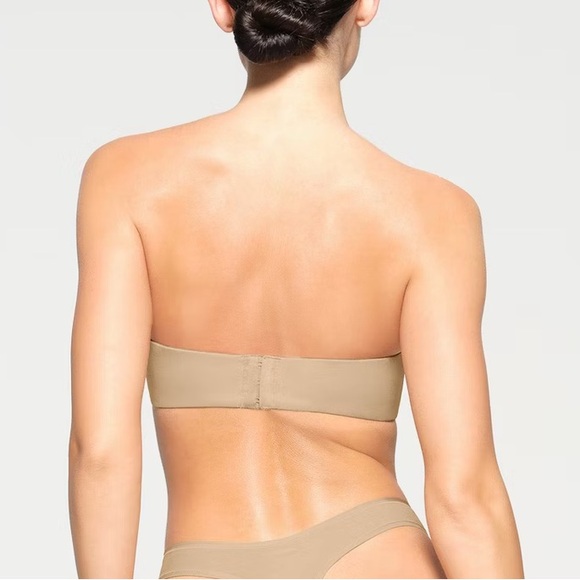 SKIMS Fits Everybody Strapless Bra Clay - Picture 9 of 11